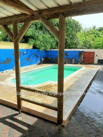 Villa for Sale – 6 Bedrooms, Tombeau Bay, North
