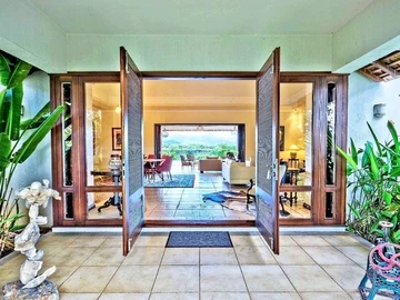 6 Bedroom Villa