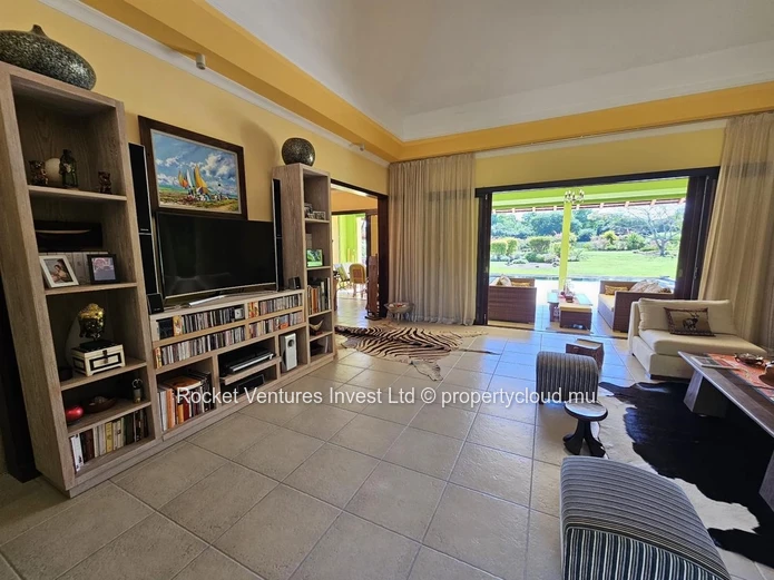 Renovated 4-Bedroom Villa on Golf Course – Tamarina, West Coast