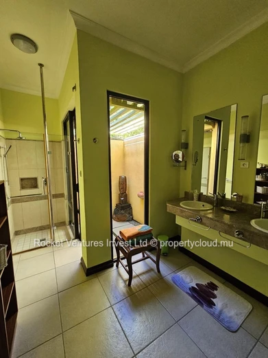 Renovated 4-Bedroom Villa on Golf Course – Tamarina, West Coast