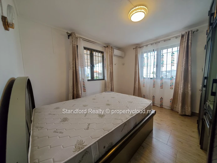 Cosy Mountain-View Apartment with Modern Kitchen & Furnished Terrace – Mont Choisy