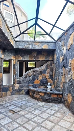 4-Bedroom Villa for Rent and Sale, Floréal – Centre