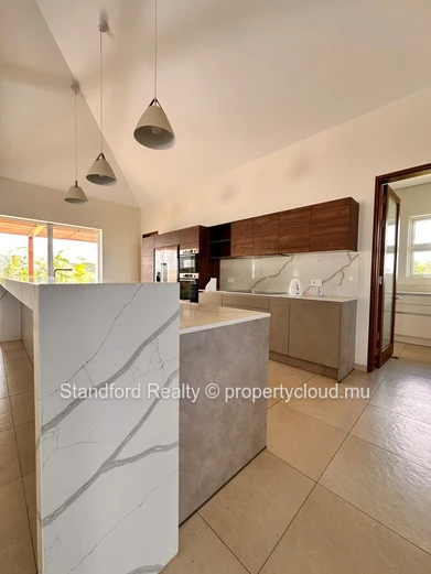 Modern 4-Bedroom Villa for Rent – Mont Piton, North