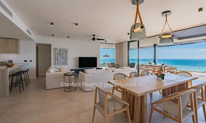 Luxury Villa with Infinity Pool for Sale - 4 Bedrooms, Tamarin