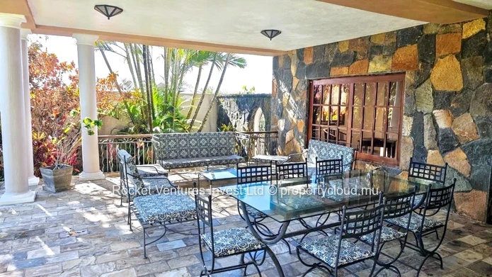 4-Bedroom Villa for Rent and Sale, Floréal – Centre