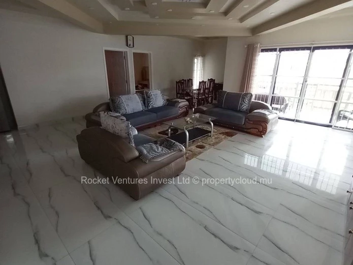 4 bedrooms inexpensive apartments with a private pool