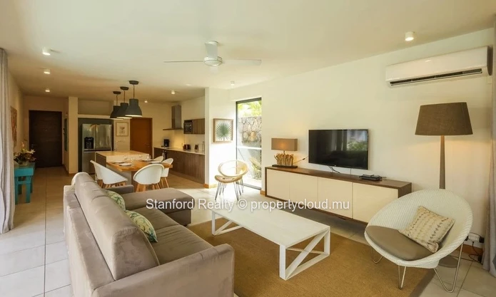 Exclusive Villa for Sale - 3 Bedrooms, Black River, West