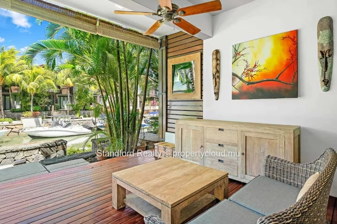 Elegant 3-bedroom villa with pool in Black River