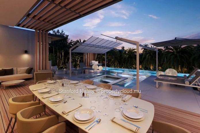 Luxury Canal-Front Villa for Sale - 2 Bedrooms, Cap Malheureux, North