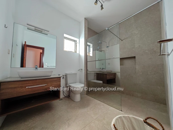 Brand-New 3-Bedroom Villa for Sale – Royal Park, Balaclava, North