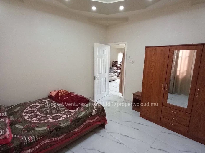 4 bedrooms inexpensive apartments with a private pool