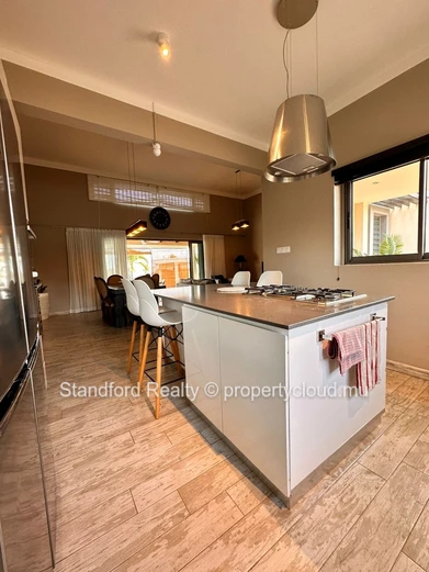 4-Bedroom Villa for Rent in Royal Park, Balaclava