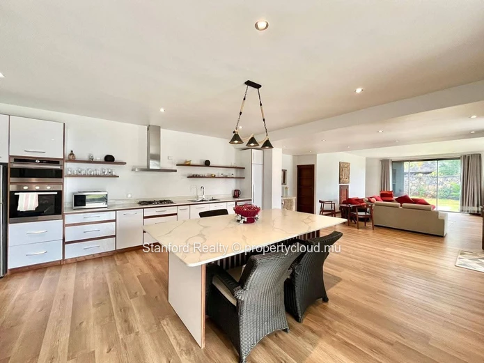 Beachfront Villa for Sale – 4 Bedrooms, Vieux Grand Port 