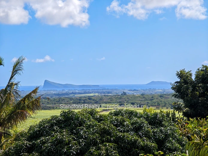 Premium 4-Bedroom Villa with Panoramic Ocean View in Belle Vue, North