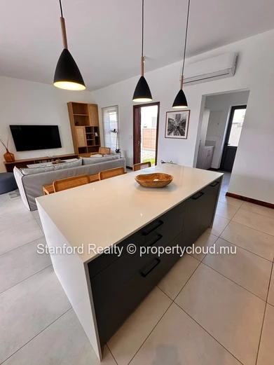 Modern Cozy Villa with 3 Bedrooms and Pool – Daruty Forest