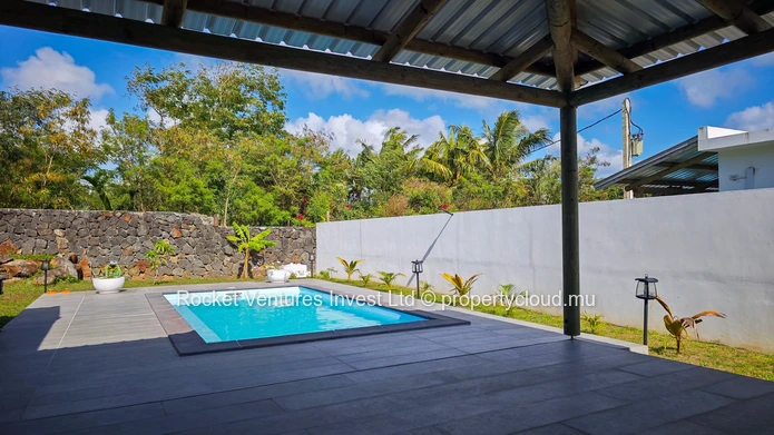 Charming Family Villa with Private Pool in Daruty Forest