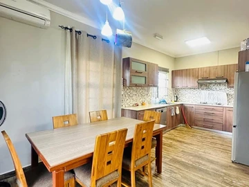 5 Bedroom Villa