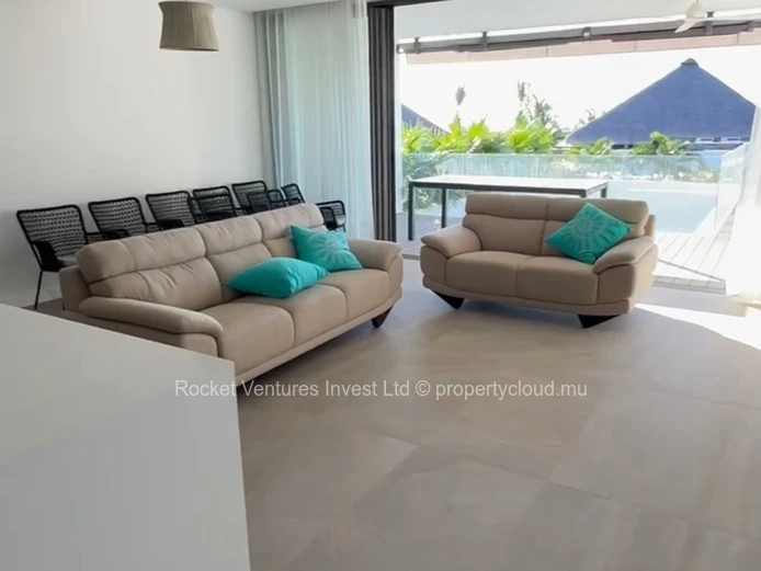 Luxury 3-Bed Beachfront Villa in Tamarin with Pool - For Rent