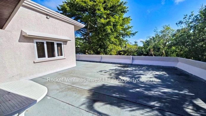 4-Bedroom Villa for Rent and Sale, Floréal – Centre
