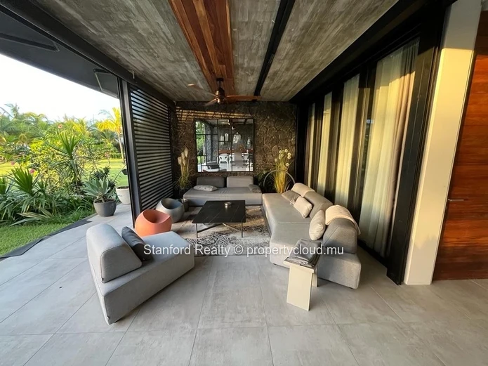 Beachfront Ground Floor Apartment for Sale – 3 Ensuite Bedrooms, Grand Baie