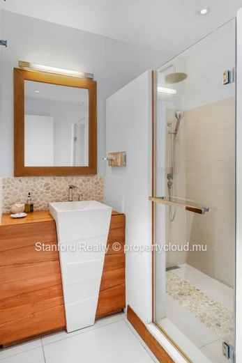 Beach Access Apartment for Rent - 3 Bedrooms, Cap Malheureux, North