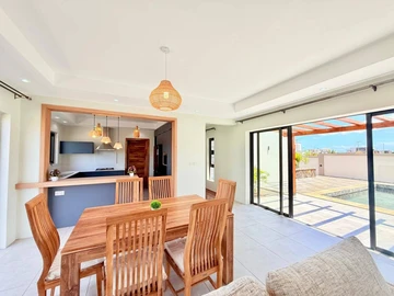 4 Bedroom Villa