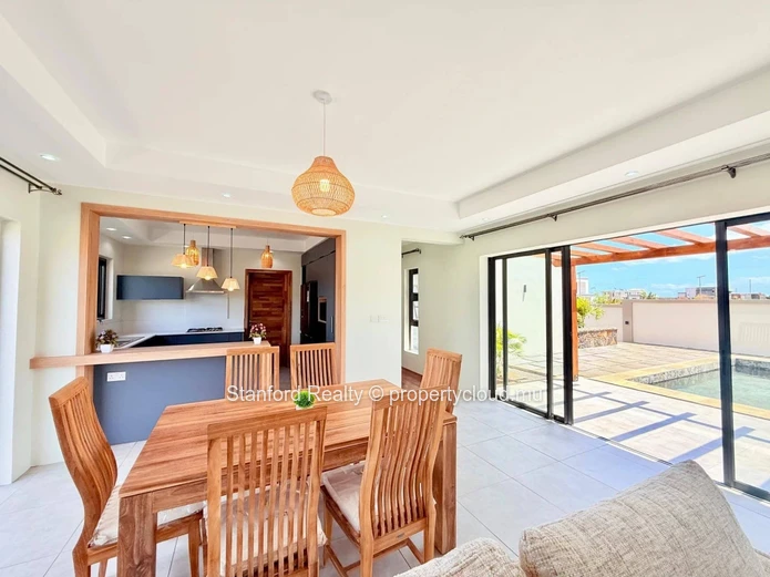 Luxury Villa for Sale - 4 Bedrooms, Flic en Flac, West (Reserved for Mauritian Citizens)