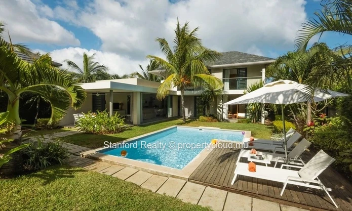 Exclusive Villa for Sale - 3 Bedrooms, Black River, West