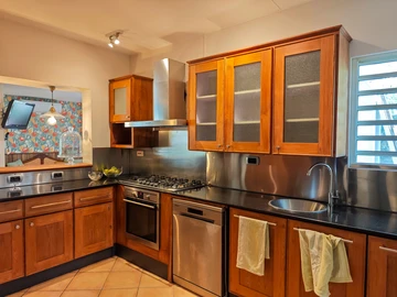 5 Bedroom Villa