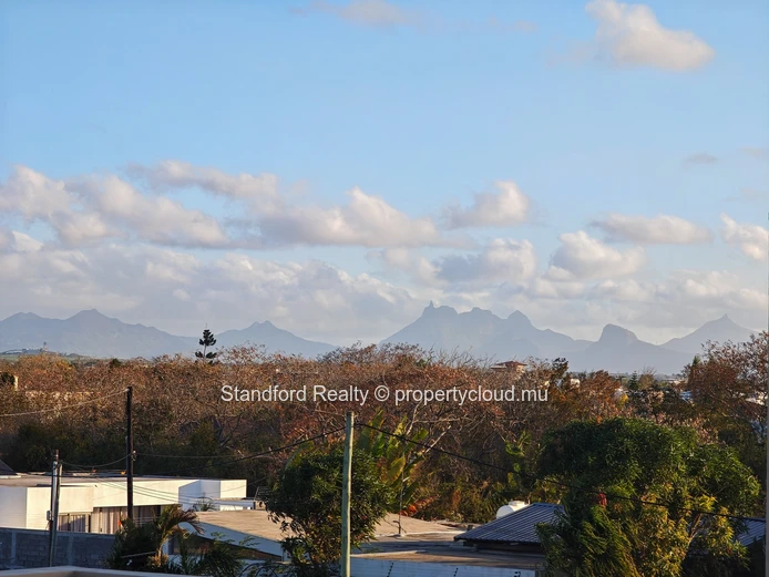 Brand-New Modern Villa for Rent – 4 Bedrooms, Grand Baie, North