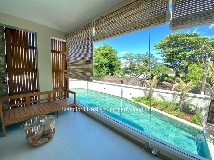 2-Bedroom Apartment with Walking Distance to the Beach 