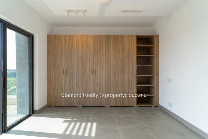Luxury 3-Bedroom Penthouse with Private Plunge Pool & Sea View - St Antoine Private Residence