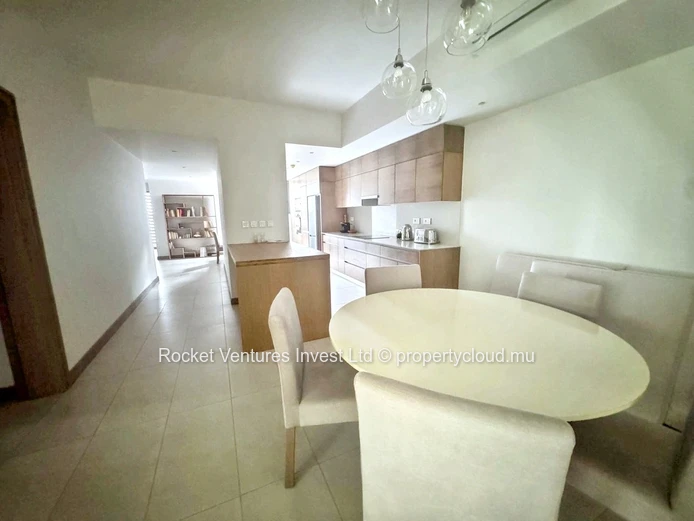Appartement 3 Chambres + Bureau, Mont Choisy Le Golf
