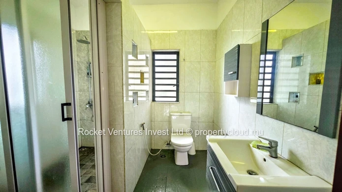 SALE - Prestigious 3-Bedroom Villa with Pool in Mont Piton Estate
