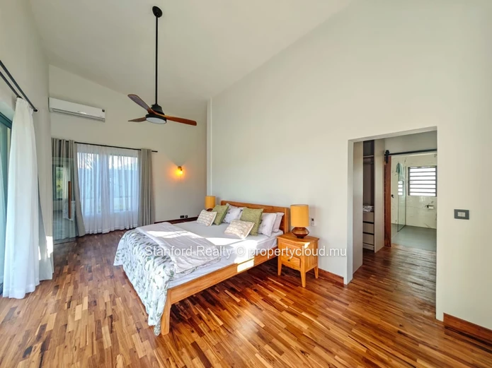 Luxury Modern Villa for Rent - 4 Bedrooms, Avalon, South