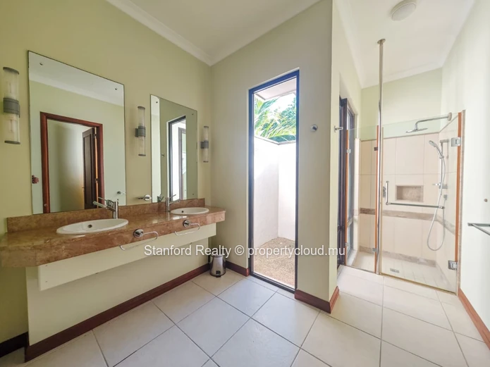 Luxury Villa for Sale - 4 En-Suite Bedrooms, Tamarina Golf Estate