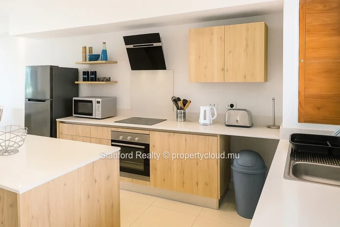 Waterfront Luxury Duplex for Rent - 3 Bedrooms, Calodyne, North