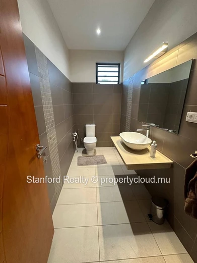 Exclusive Luxury Villa for Rent – 4 Bedrooms, Mont Choisy, North