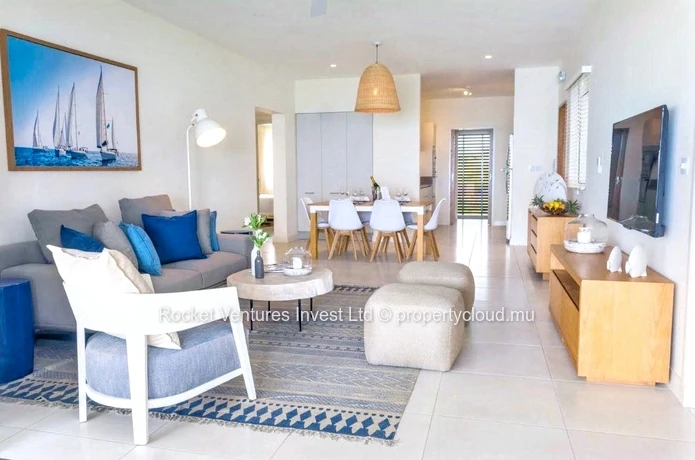Luxury Beachfront Apartment in Pointe aux Canonniers  !