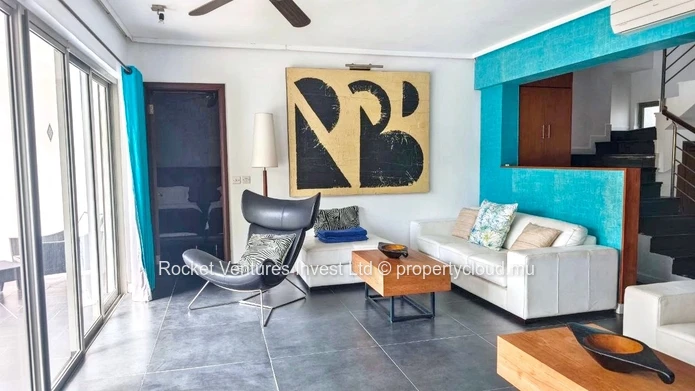 3-Bedroom Beachfront Villa for Rent, Pointe aux Canonniers – North