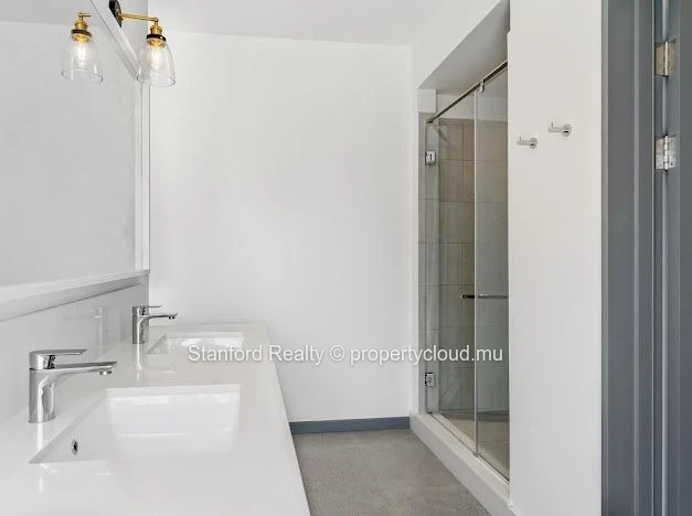 Penthouse for Rent - 3 Bedrooms, St Antoine, North
