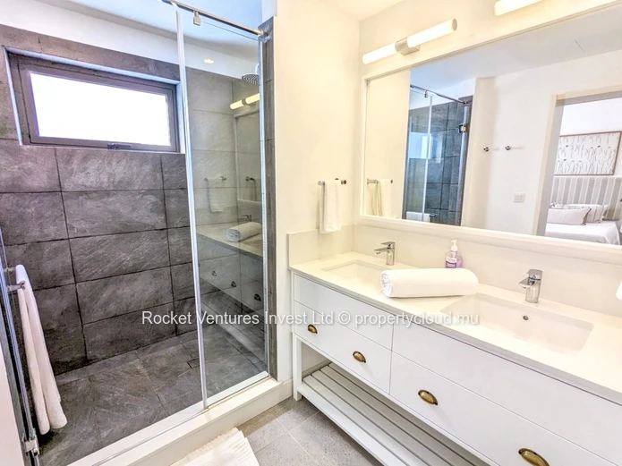 Sea View 4-Bedroom Apartment - St Antoine Private Residence, North Coast