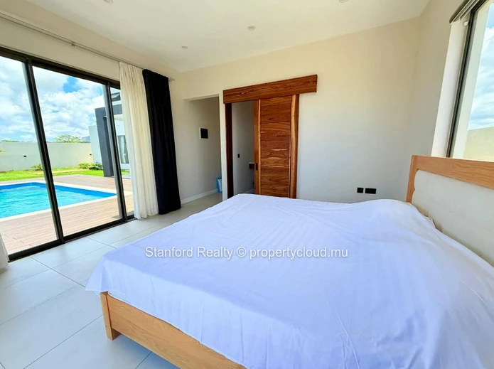 Luxury Villa with Mountain View for Sale - 3 Bedrooms, Tamarin, West (For Mauritians Only)