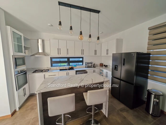 Brand-New Modern Villa for Rent – 4 Bedrooms, Grand Baie, North