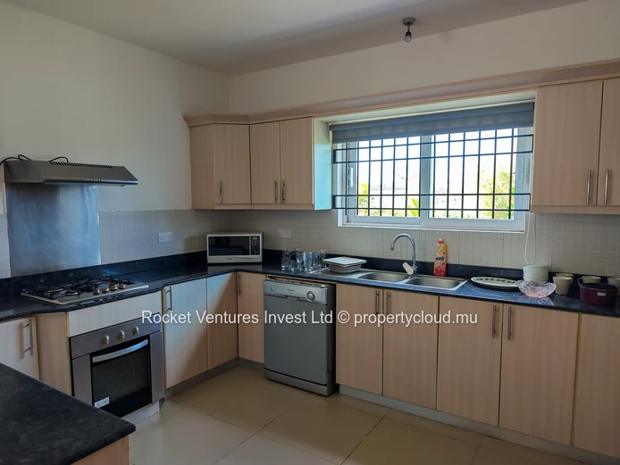 Apartment for Rent – 3 Bedrooms, Ground Floor