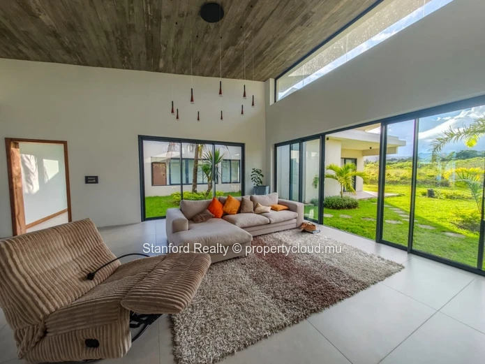 Luxury Modern Villa for Rent - 4 Bedrooms, Avalon, South