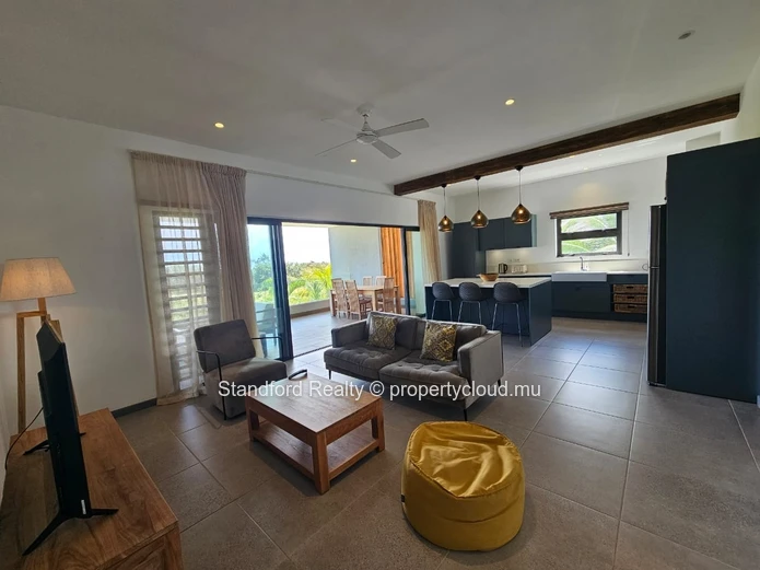 Beachfront Apartment with Sea View for Rent – 2 Bedrooms, North