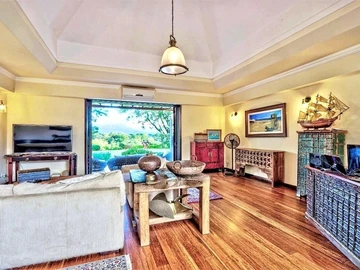 6 Bedroom Villa