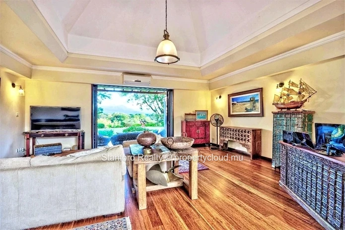 Luxury Villa for Sale – 6 Bedrooms, Tamarin, West Coast