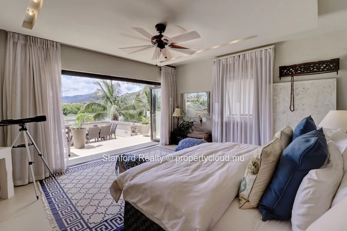 Beachfront Penthouse for Sale - 4 Bedrooms, Tamarin, West